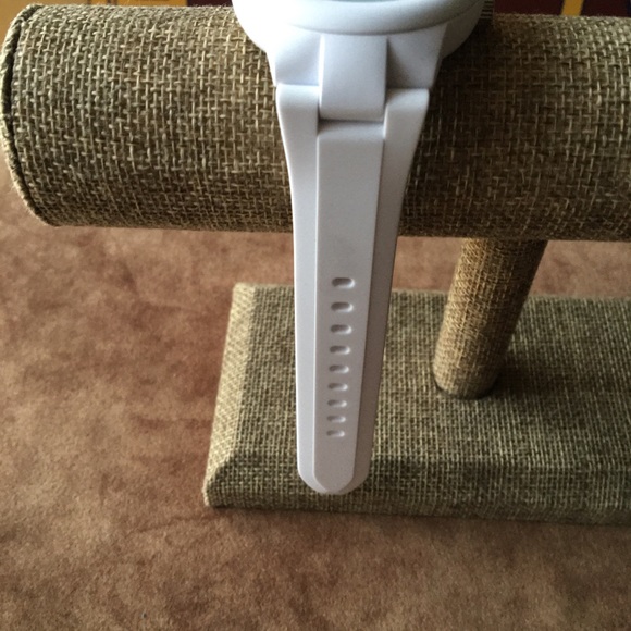 ADIDAS ORIGINAL PRE-LOVED AUTHENTIC WHITE & BLACK SOFT SILICONE SIGNATURE WATCH - Picture 7 of 15